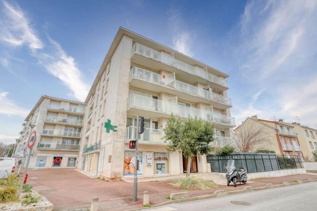 Le Majestic Blue - Metro 8/Hopital Henri Mondor Creteil Luaran gambar